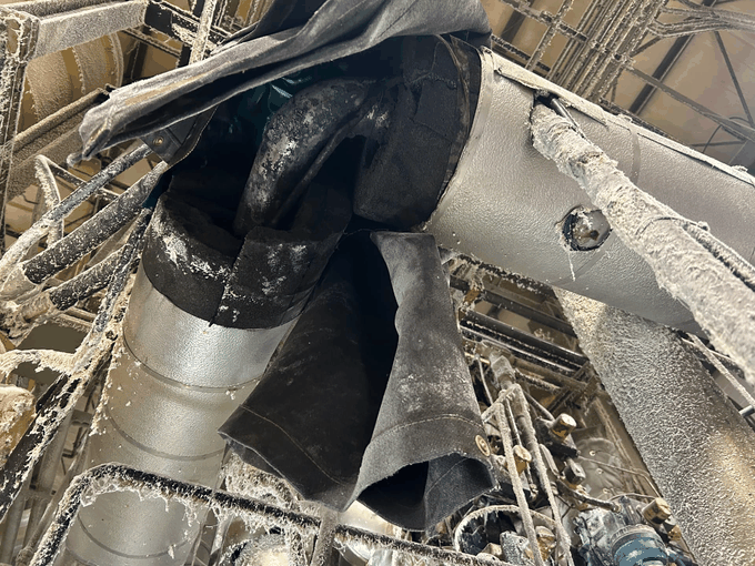 Thermal before-and-after of an insulated steam-traced line